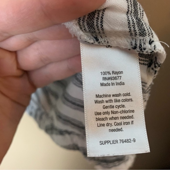 Women's Preppy Casual White & Gray Striped Button Down Tie 3/4 Sleeve Top - Picture 7 of 9